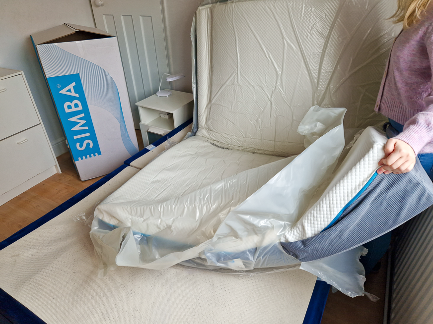 Unfolding Simbatex Foam mattress